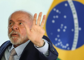 Em entrevista à New Yorker, Lula ataca Trump e finge concordar com Reagan