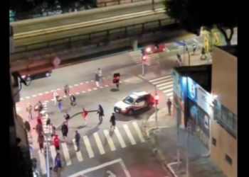 Usuários circulam no centro de SP após sumirem de principal ponto da cracolândia