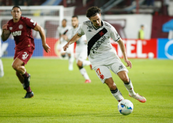 Vasco perde para Lanús e complica situação na Sul-Americana