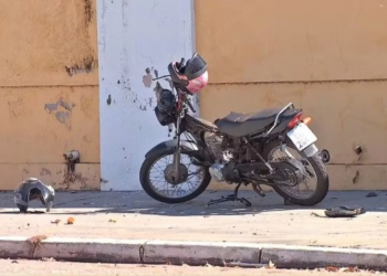 Homem bate moto em Ford Ranger e morre em MT