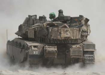 VÍDEO: Exército de Israel divulga imagens de tropas em nova operação terrestre em Gaza