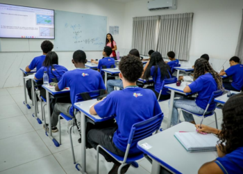 Comunidade escolar vai decidir sobre conversão de 28 novas escolas para o modelo cívico-militar