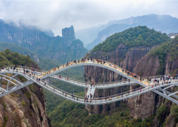 É FAKE vídeo que mostra desabamento de ponte famosa da China