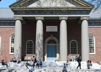 Trump x Harvard: governo diz que irá cortar mais US$ 60 milhões porque a universidade 'falhou em combater o assédio antissemita'