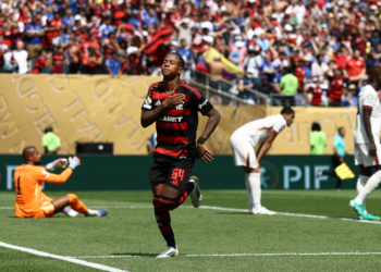 A Europa volta a se curvar?