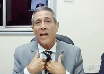 Moraes dá 24h para defesa detalhar voo de Braga Netto a Brasília