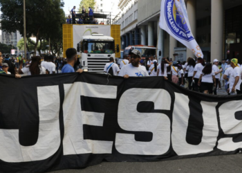 O desespero do PT para conquistar o eleitorado evangélico