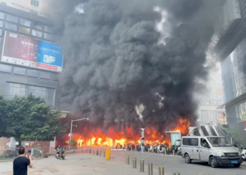 É #FAKE que vídeo mostre fogo em prédio do Mossad, serviço de Inteligência de Israel, após ataque do Irã; incêndio ocorreu na China