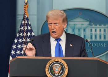 Trump diz que 'sem dúvida nenhuma' atacaria novamente o Irã caso continue enriquecendo urânio