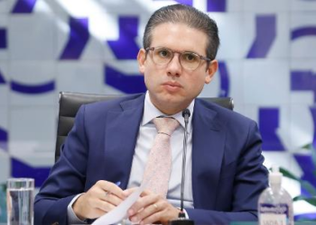 Motta defende o Congresso e acusa governo de alimentar o 'nós contra eles'