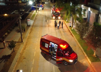 Corpo de Bombeiros combate princípio de incêndio após pane elétrica em ar-condicionado