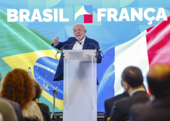 Lula defende viagens ao exterior e diz desconhecer custos: 'Estamos fazendo o que todo presidente precisa fazer'