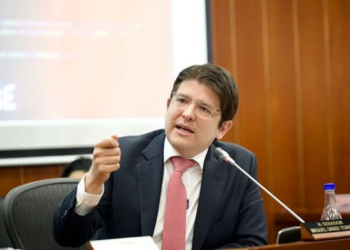 Pré-candidato à presidência da Colômbia é baleado durante evento em Bogotá