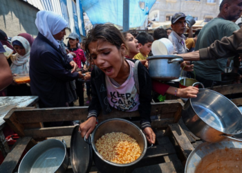 Grupo apoiado por Israel diz que 'ameaças' do Hamas impedem entrega de comida em Gaza; terroristas negam