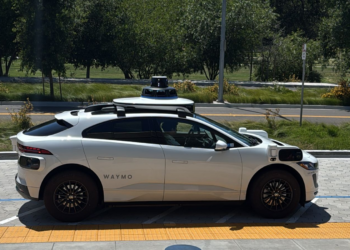 Veja como funcionam os carros autônomos queimados em protesto no EUA