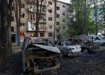 Ataque da Rússia na Ucrânia deixa dois mortos e 57 feridos, diz prefeito