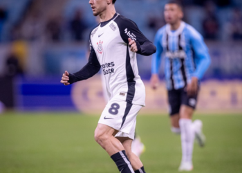 Corinthians e Grêmio empatam em Porto Alegre no último jogo antes da pausa para o Mundial de Clubes