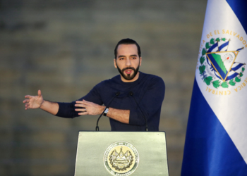 Bukele diz não se importar de ser chamado de 'ditador'