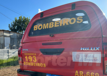 Barco bate em pedra, afunda e idoso desaparece