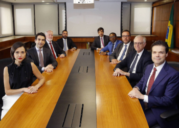 BC avança no ciclo de alta de juros e eleva Selic em 0,25 ponto, para 15% ao ano