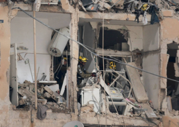 Israel ataca instalação nuclear no Irã; mísseis iranianos atingem Tel Aviv