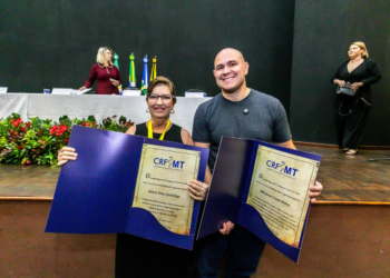 Prefeito de Cuiabá é homenageado com a Comenda do Mérito Farmacêutico pelo CRF-MT