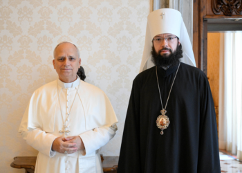 Papa Leão XIV recebe representante da Igreja Ortodoxa Russa e discute guerra na Ucrânia