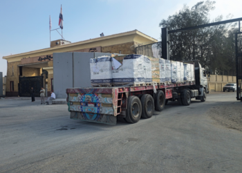 Caminhões de comida entram em Gaza em pausa humanitária