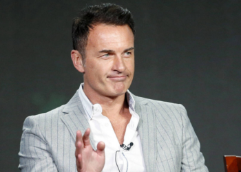 Morre Julian McMahon, ator de 'Quarteto Fantástico' e 'Jovens Bruxas', aos 56 anos