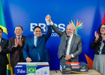 Brics: Em agenda com lideranças no Rio, Lula troca presentes e define compromissos