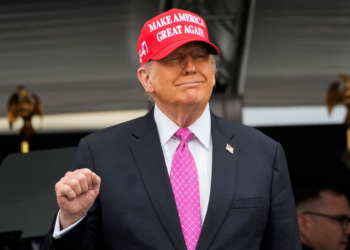 Juiz bloqueia ordem de Trump que proíbe cidadania para filhos de turistas apesar de decisão da Suprema Corte