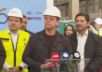 Tarcísio diz que tarifa de Trump terá impacto 'negativo' para SP e defende negociação