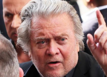 Steve Bannon: "Derrubem o processo contra Bolsonaro, derrubamos as tarifas"