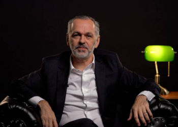 Vamos derrubar o mito de que investimento é só para os ricos, diz economista na CasaFolha