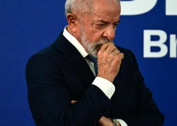 Lula faz reunião de 4 horas sobre tarifaço e Haddad é o último a sair