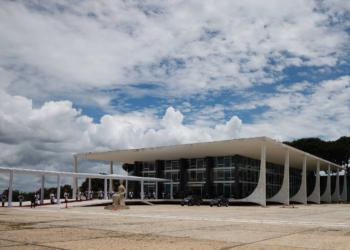 Reunião no STF termina sem definição, e Moraes vai decidir sobre validade de decreto do IOF