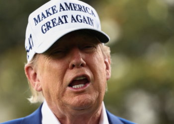 'Estamos fazendo isso porque eu posso', diz Trump sobre tarifas de 50% ao Brasil