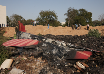 Air India: detalhes em investigação indicam que comandante cortou fornecimento de combustível, diz jornal