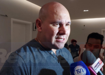 Abilio tira dinheiro de reformas de escolas para pagar recesso de professores