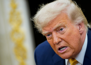 Trump diz que Brics 'vai acabar rapidamente' se países tentarem se unir contra o dólar