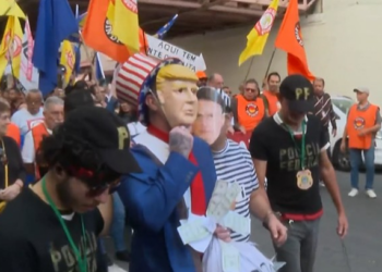 Comerciantes da 25 de Março fazem protesto contra investigação de Trump sobre venda de produtos falsificados na região