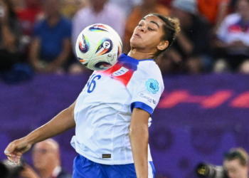 O abandono de um gesto marcante contra o racismo