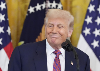 Comitê Olímpico dos EUA se alinha a Trump e proíbe mulheres trans em competições femininas