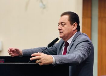 Deputado Sebastião Rezende comemora aprovação de projeto de lei de sua autoria que cria carteira de identificação da pessoa com lupos em MT