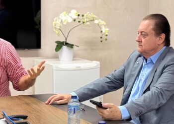 Deputado Sebastião Rezende cobra ação de empresas para retirada de fios em desuso nos postes em Rondonópolis