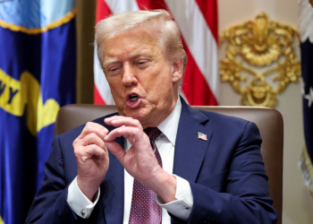 Tarifaço: Trump critica tribunal de apelações dos EUA e diz que tarifas continuam em vigor