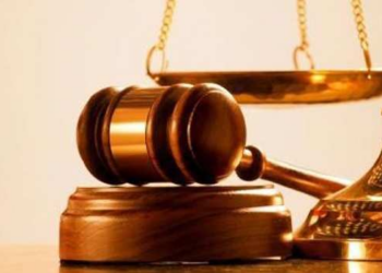 Mulher é condenada a 16 anos de cadeia por matar marido