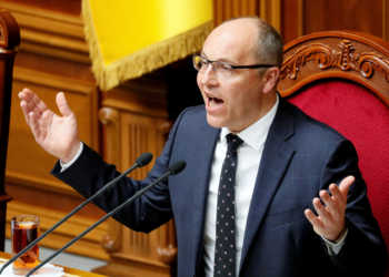 Suspeito de matar ex-presidente do Parlamento ucraniano é preso, diz Zelensky