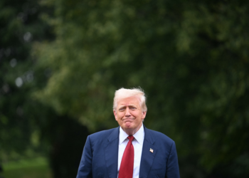 Trump diz que pode distribuir parte do dinheiro das tarifas para a população de média e baixa renda dos EUA