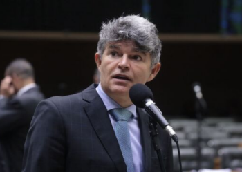 Medeiros: Moraes afrontou a Lei Magnitsky e agora pode sair o pedido de prisão dele na Interpol